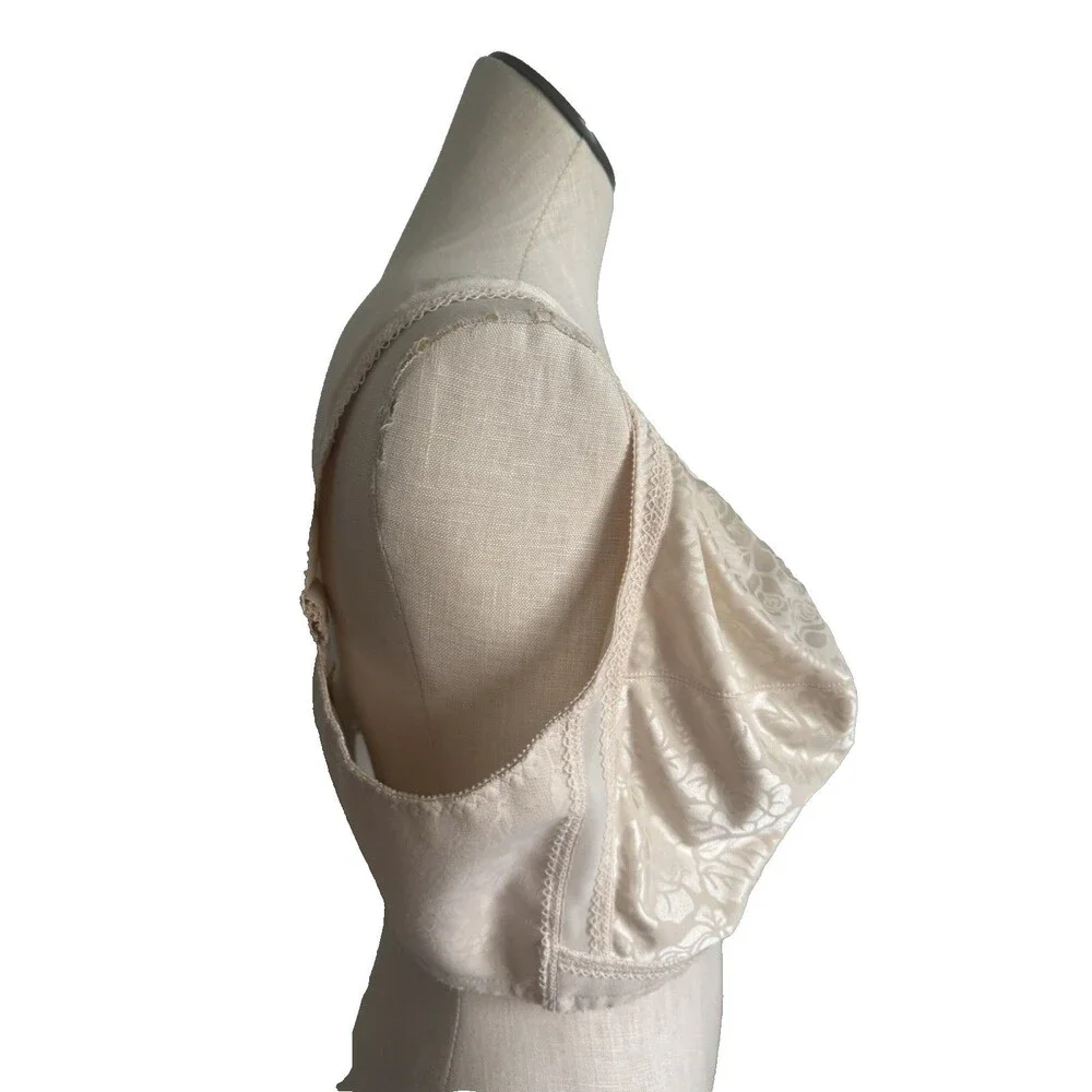 NWOT 48DD PLAYTEX 18 Hour Ultimate Shoulder Comfort Wireless Bra Beige 4693